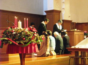 クリスマス礼拝での洗礼式の様子